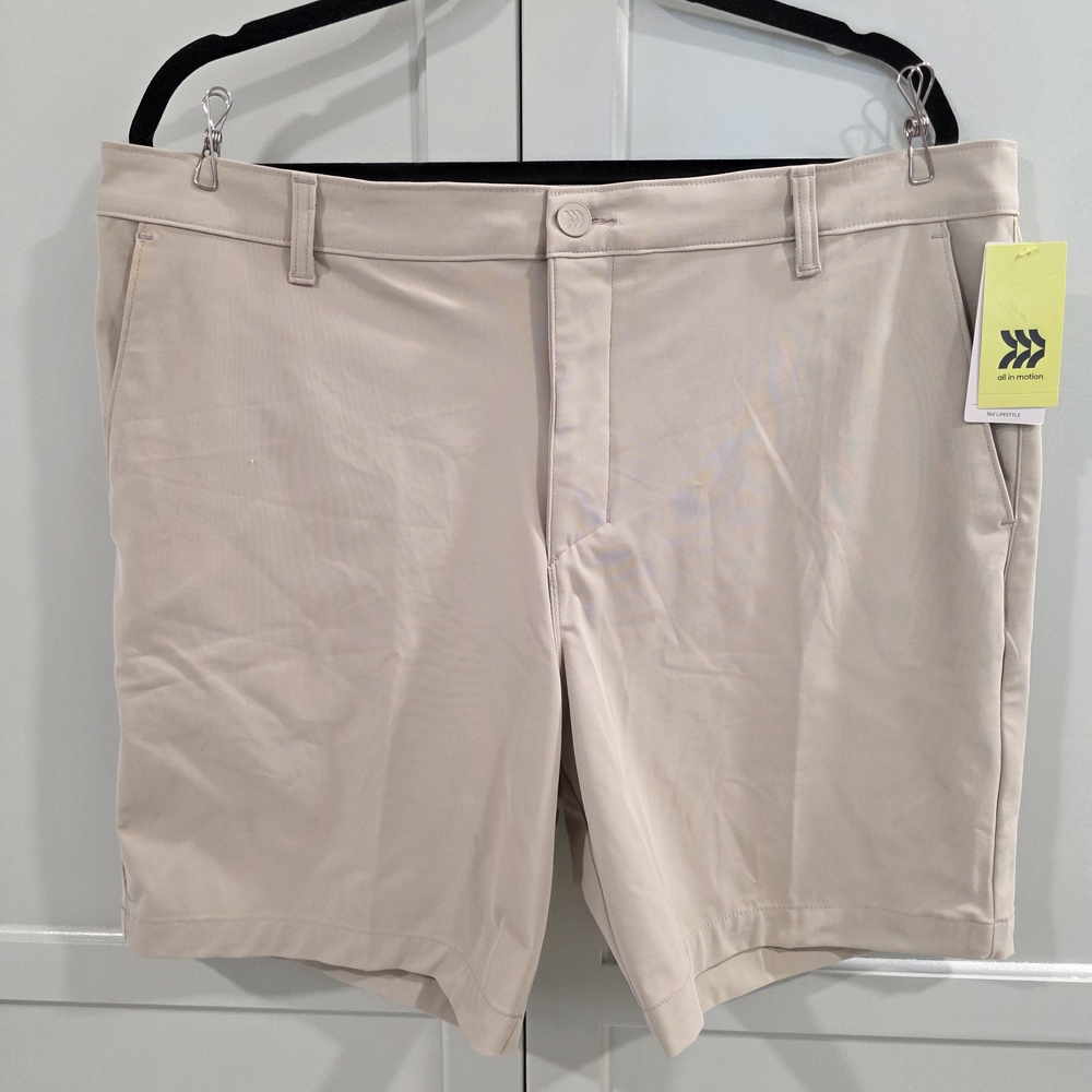 Men's All In Motion 360 Lifestyle Shorts 8" Inseam Size 40 Khaki Unlined